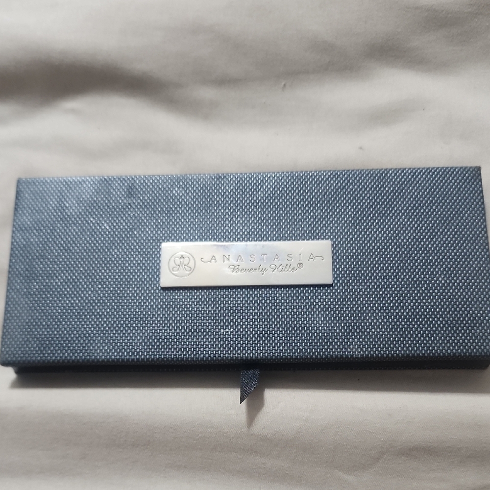 Anastasia Beverly Hills Self MADE palette